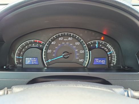 Used 2014 Toyota Camry XLE w/ Leather Package FWD image 25