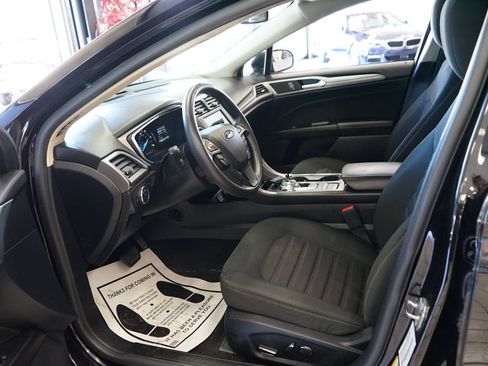 Used 2020 Ford Fusion SE FWD image 24