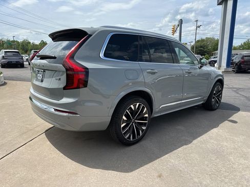 Certified 2025 Volvo XC90 B6 Plus AWD/4WD image 5