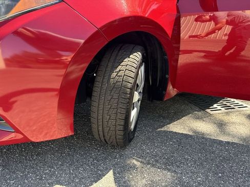 Used 2015 Toyota Corolla LE image 30