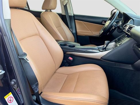 Used 2018 Lexus IS 300 300 w/ Comfort Package image 27