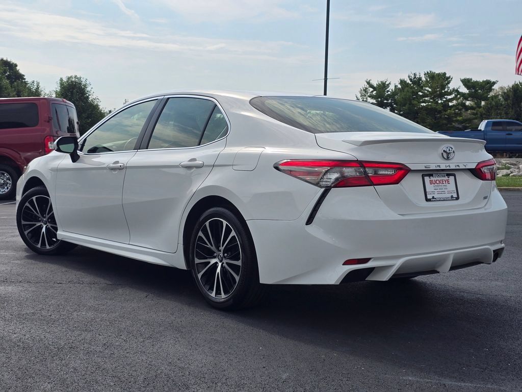 Used 2018 Toyota Camry SE FWD image 6