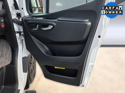 Used 2022 Mercedes-Benz Sprinter 2500 image 25