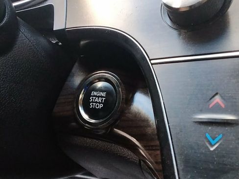 Used 2015 Toyota Avalon XLE image 24