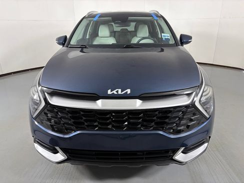 Used 2025 Kia Sportage EX AWD/4WD image 3
