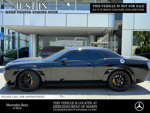 Used 2022 Dodge Challenger SRT Hellcat RWD image 3
