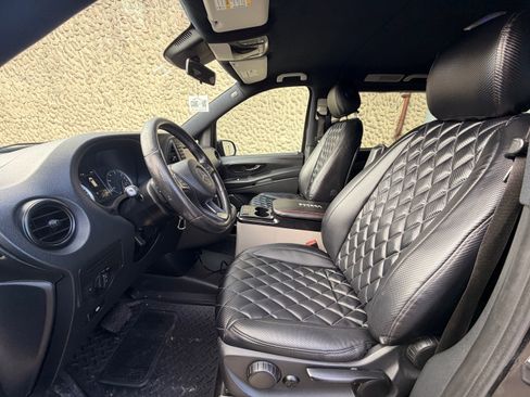 Used 2017 Mercedes-Benz Metris Passenger image 20