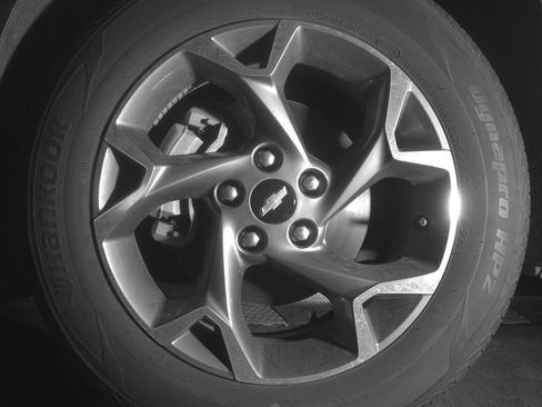 Used 2025 Chevrolet Trax LT FWD image 9
