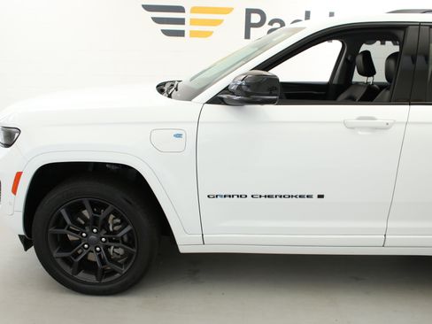 Used 2023 Jeep Grand Cherokee 30th Anniversary AWD/4WD image 6
