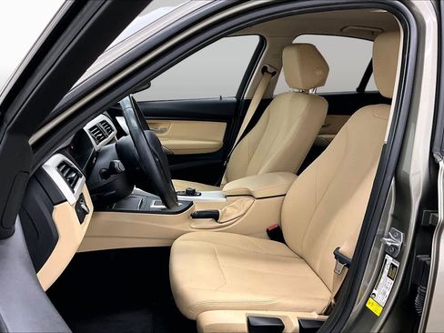 Used 2018 BMW 320i Sedan RWD image 8
