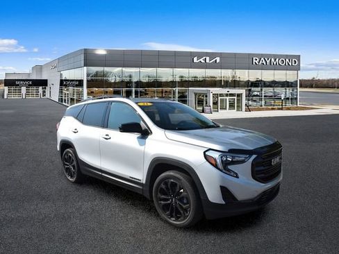 Used 2021 GMC Terrain SLE w/ Driver Convenience Package AWD/4WD image 10