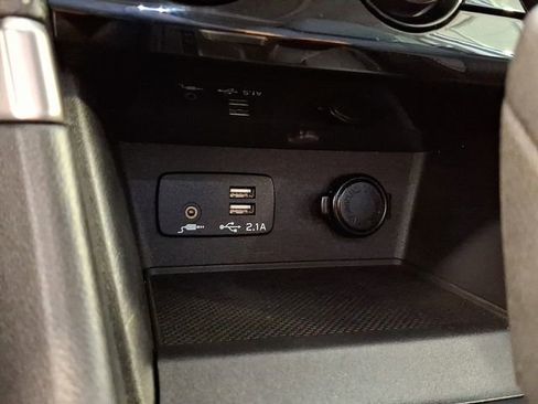 Certified 2023 Subaru Forester Premium image 24