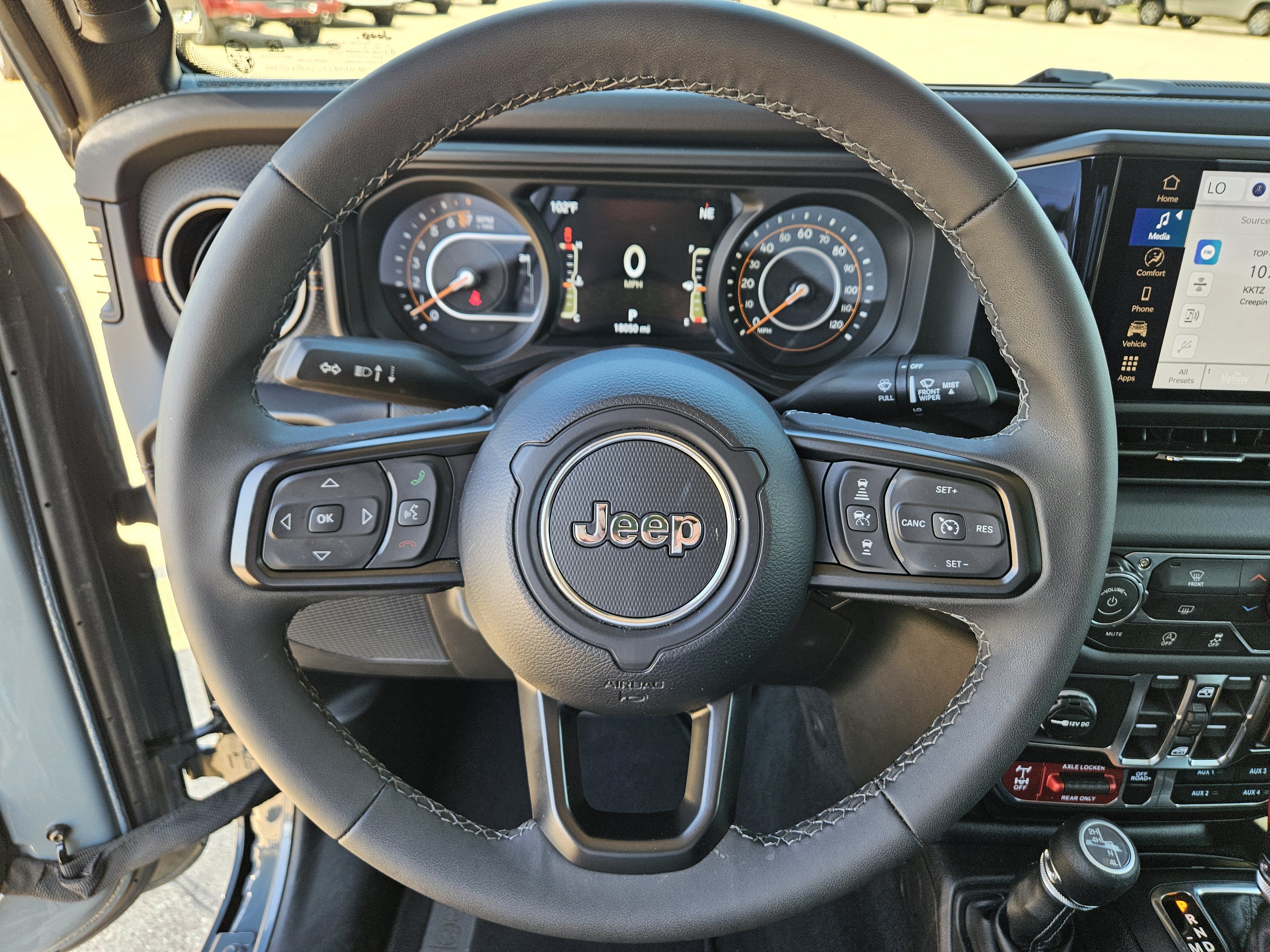 Used 2026 Jeep Gladiator Mojave AWD/4WD image 24