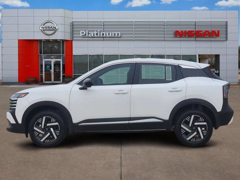 New 2026 Nissan Kicks SV w/ Charging Package FWD image 3
