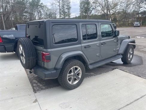 Used 2020 Jeep Wrangler Unlimited Sahara image 3