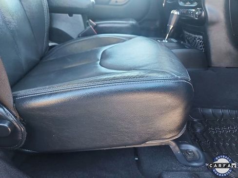 Used 2018 Jeep Wrangler Unlimited Sahara image 30