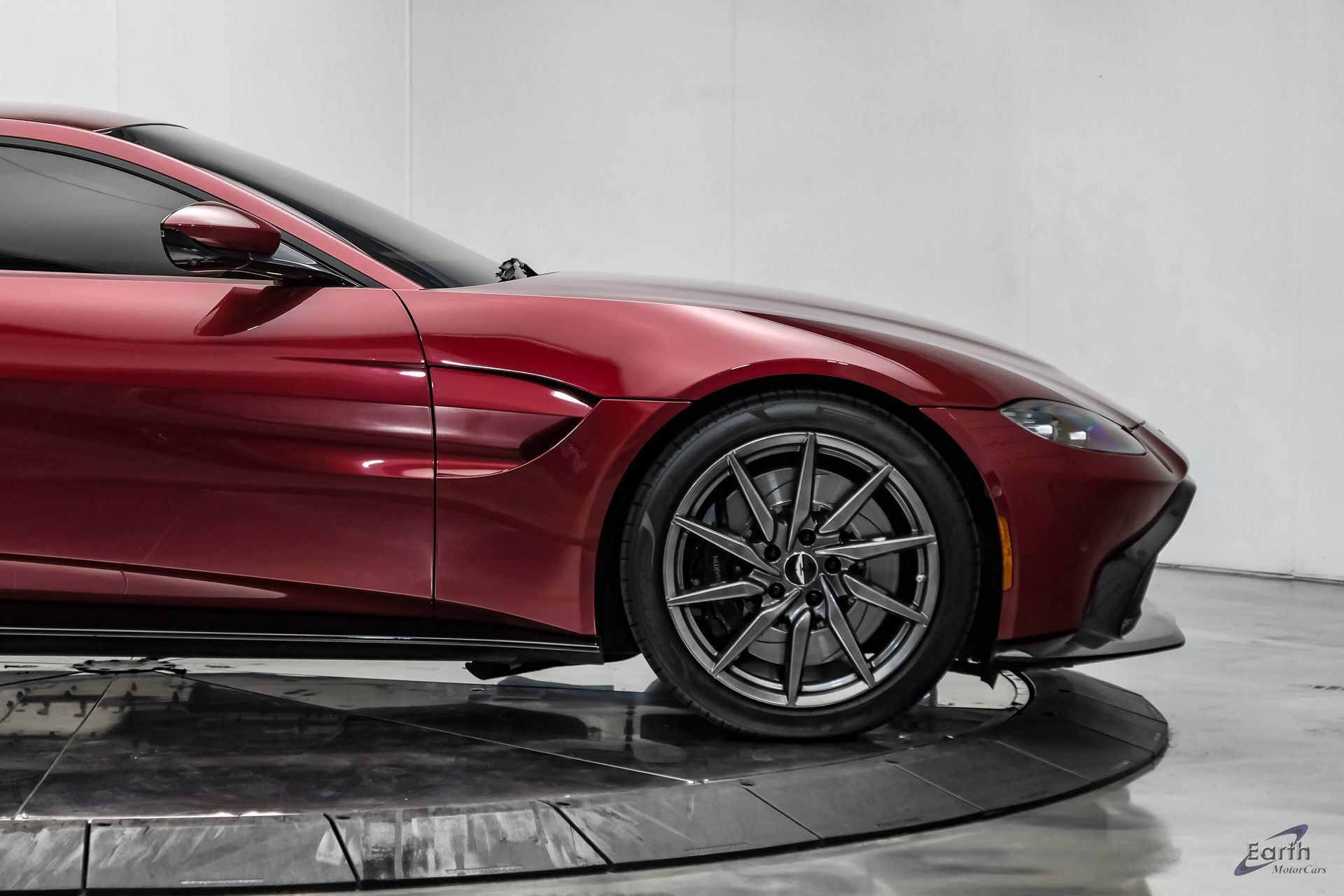 Used 2020 Aston Martin V8 Vantage Coupe RWD image 27