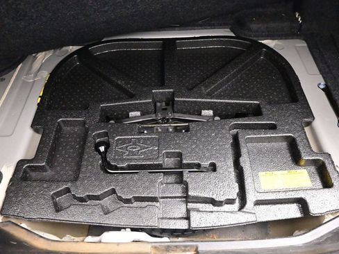 Used 2013 Toyota Avalon XLE Premium image 32