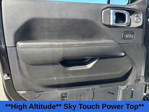 Used 2022 Jeep Wrangler Unlimited Sahara image 11