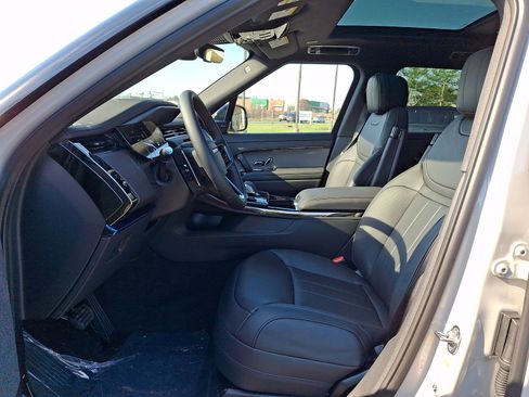 New 2026 Land Rover Range Rover Sport SE AWD/4WD image 11