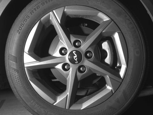 Used 2025 Kia K4 LXS image 13