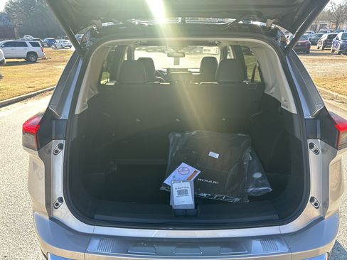 New 2026 Nissan Rogue Platinum image 18