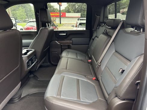 Used 2023 GMC Sierra 2500 Denali w/ Denali Ultimate Package AWD/4WD image 10