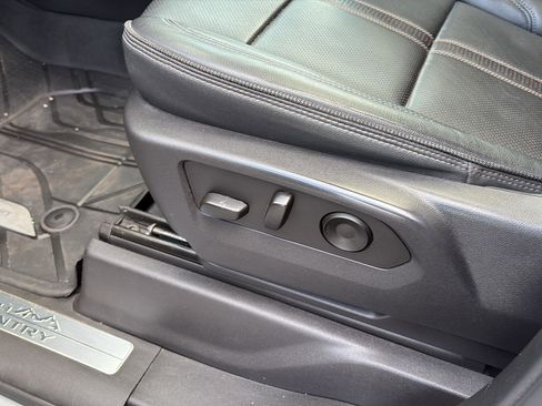 Certified 2023 Chevrolet Silverado 1500 High Country w/ High Country Premium Package AWD/4WD image 22