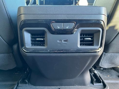 Used 2024 Chevrolet Silverado 1500 ZR2 w/ Technology Package image 10