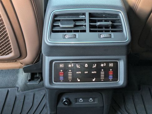 Certified 2023 Audi e-tron Premium Plus w/ Premium Plus Package image 24