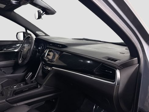 Used 2021 Cadillac XT6 Premium Luxury image 30
