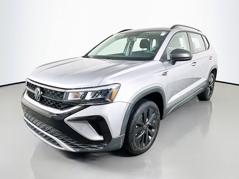 Used 2022 Volkswagen Taos S image 3