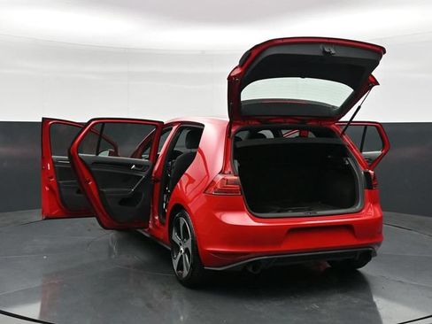 Used 2016 Volkswagen Golf 4-Door FWD image 48