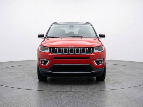 Used 2025 Jeep Compass Limited AWD/4WD image 2