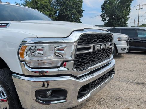 Used 2022 RAM 3500 Tradesman w/ Chrome Appearance Group AWD/4WD image 10