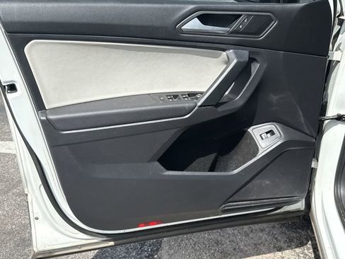 Used 2019 Volkswagen Tiguan SEL FWD image 10