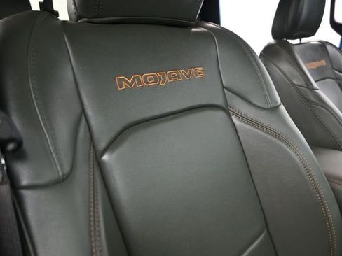 Used 2024 Jeep Gladiator Mojave AWD/4WD image 16