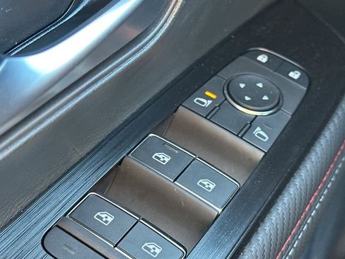 New 2026 Nissan Kicks SR image 14