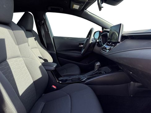 Used 2025 Toyota Corolla SE w/ SE Package FWD image 17