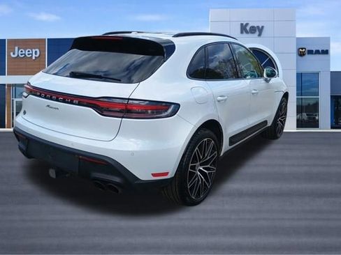 Used 2025 Porsche Macan AWD/4WD image 5