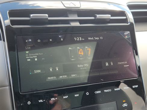 New 2023 Hyundai Tucson Limited image 13