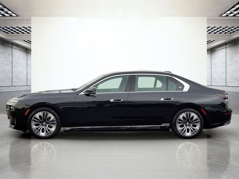 Used 2024 BMW i7 eDrive50 w/ Executive Package image 10