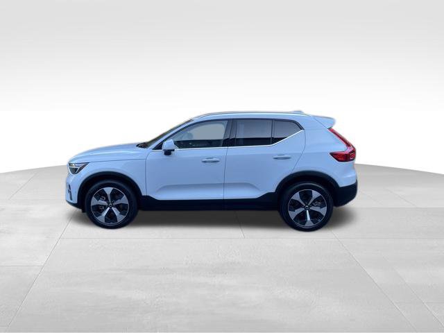 Used 2024 Volvo XC40 B5 Plus w/ Protection Package Premier AWD/4WD image 5