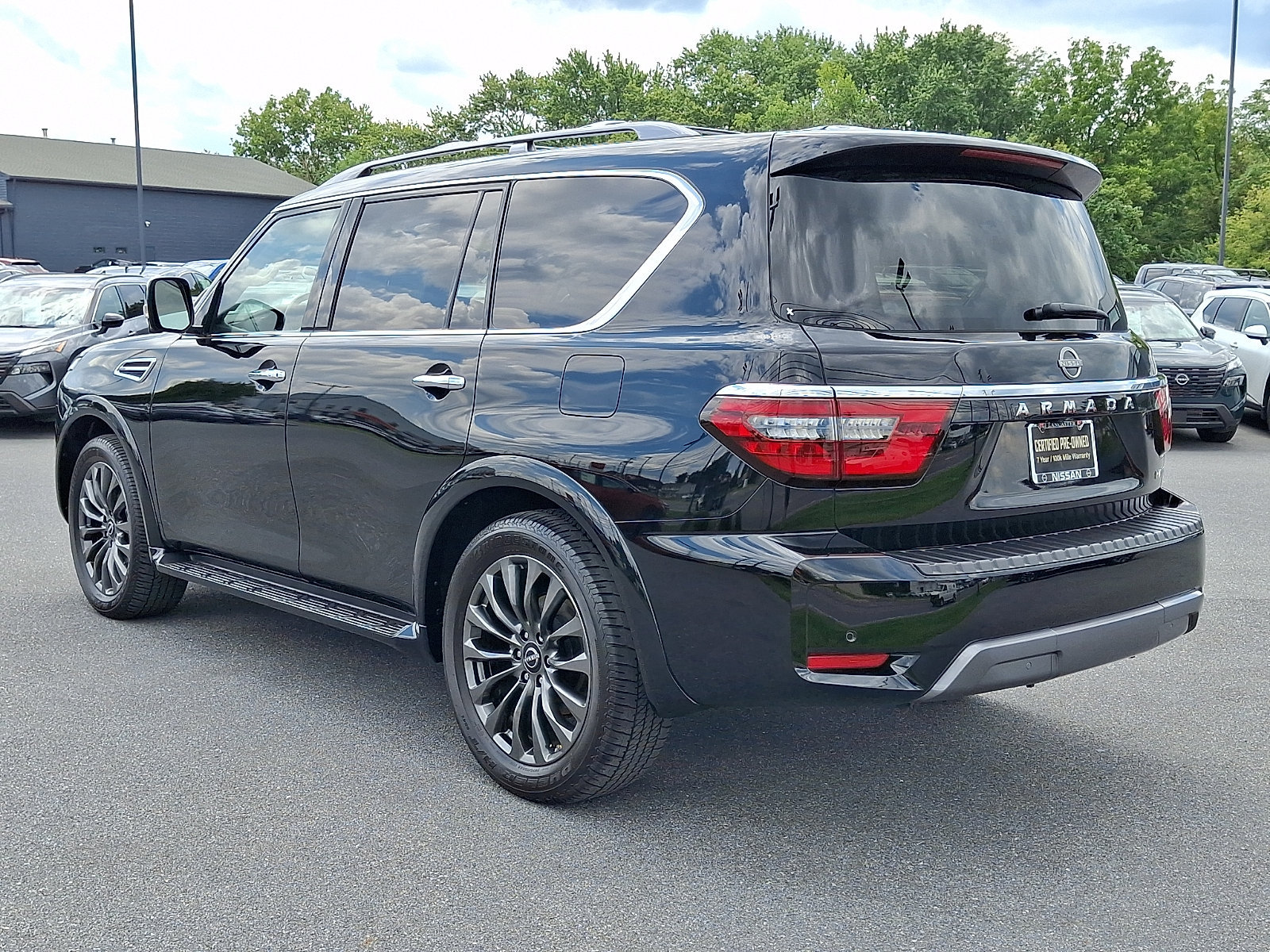 Certified 2024 Nissan Armada Platinum w/ Captain's Chairs Package AWD/4WD image 5