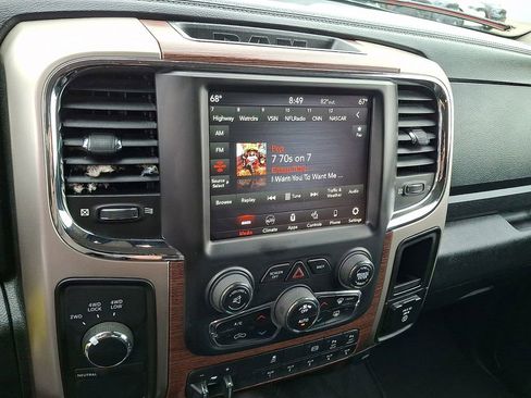 Used 2018 RAM 2500 Laramie AWD/4WD image 3