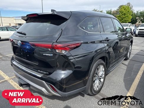 Used 2024 Toyota Highlander Platinum AWD/4WD image 12