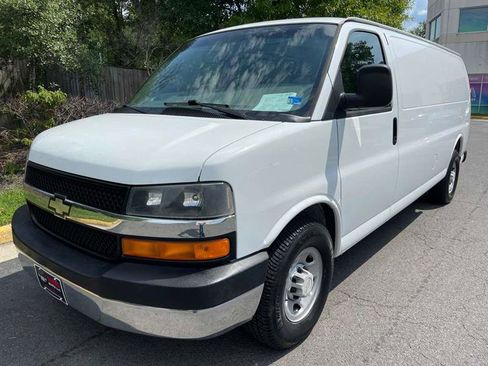 Used 2007 Chevrolet Express 3500 Extended RWD image 1