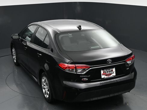 Used 2026 Toyota Corolla LE FWD image 31