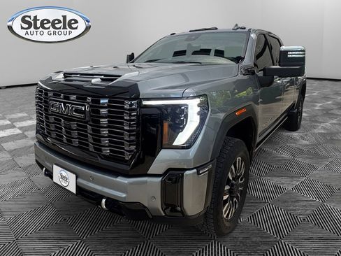 Used 2025 GMC Sierra 2500 Denali Ultimate w/ Max Trailering Package AWD/4WD image 1