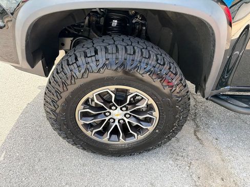 Used 2022 Chevrolet Colorado ZR2 AWD/4WD image 9